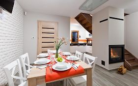 BIESZCZADZKI RAJ Komfortowe domy nad samym Jeziorem Solińskim - Sauna 608-280-713